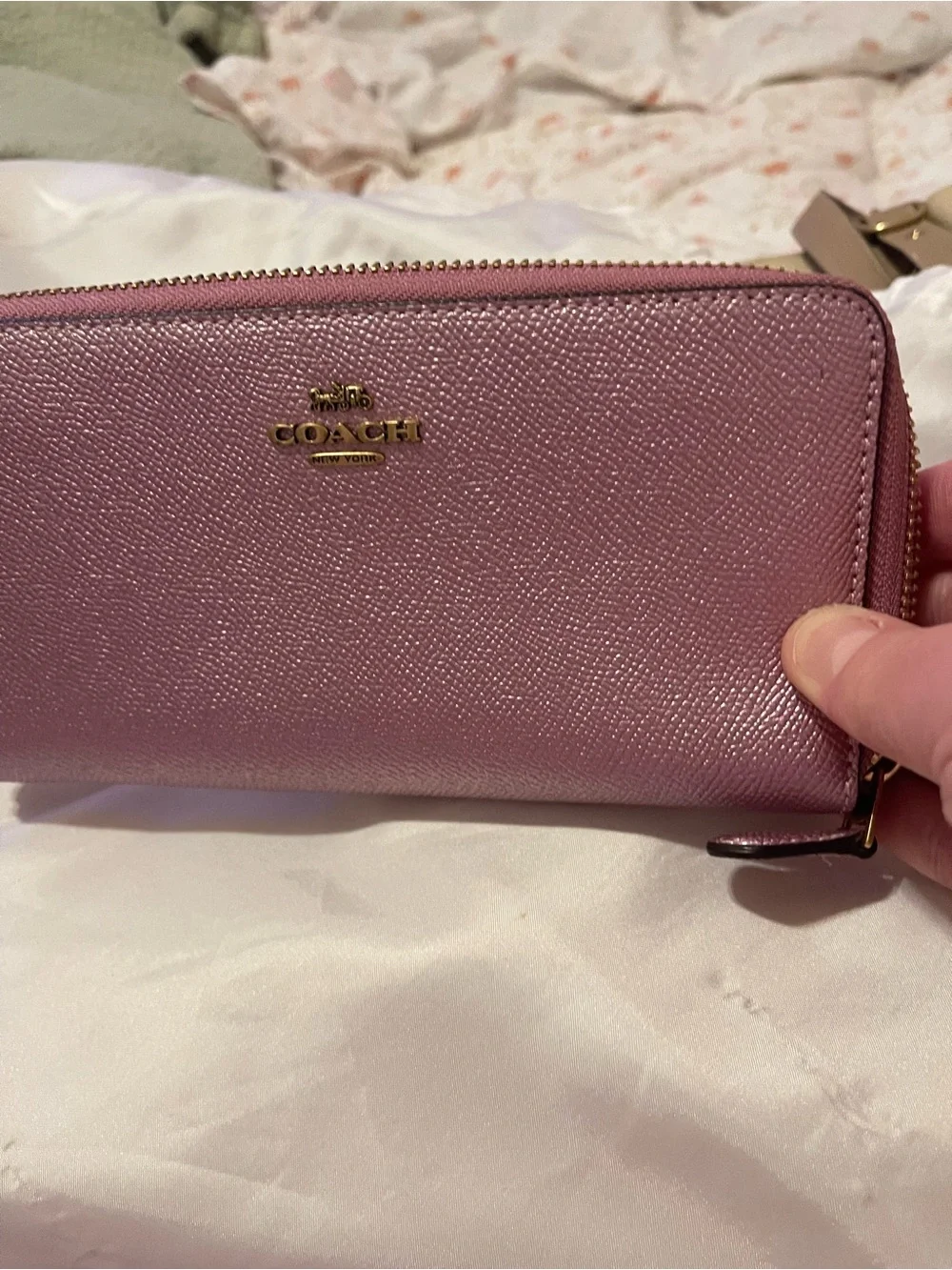 Coach Metallic Tulip Pink Long Zip Around Wallet 👛🌷💞👛🌷💞